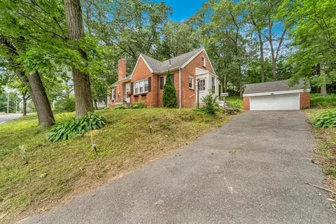 295 Harkness Ave, Springfield, MA 01118 photo 2