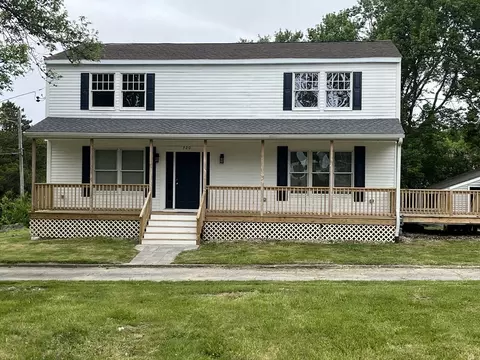 720 Bulgarmarsh Rd, Tiverton, RI 02878