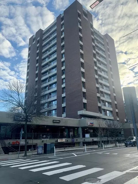 1105 Massachusetts Ave #1C, Cambridge, MA 02138