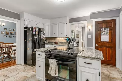 Kitchen - 50 Pitman Ave, Wakefield, MA 01880 photo 1 of 5