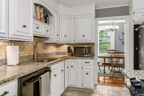 Kitchen - 50 Pitman Ave, Wakefield, MA 01880 photo 2 of 5