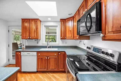 452 Lowell, Reading, MA 01867 photo 9