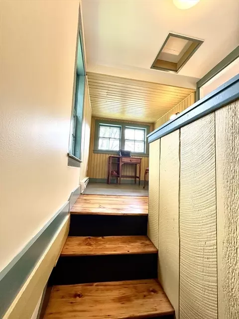Entry Way - 103 High St, Northampton, MA 01062 photo 8 of 9