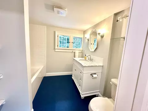 Bath - 103 High St, Northampton, MA 01062 photo 5 of 5