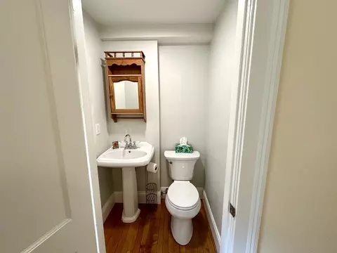 Bath - 103 High St, Northampton, MA 01062 photo 3 of 5