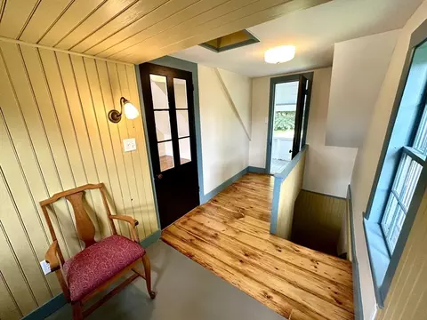 Entry Way - 103 High St, Northampton, MA 01062 photo 7 of 9