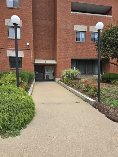 96 Old Colony Ave #160, Taunton, MA 02718