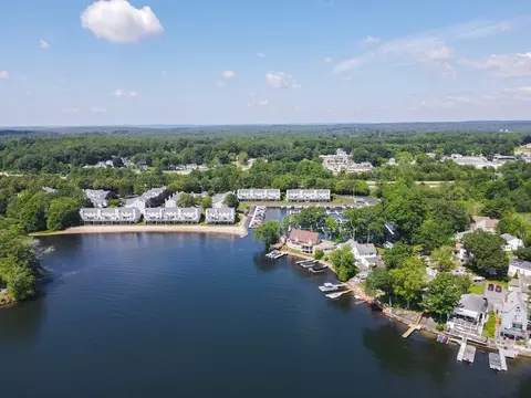 703 Treasure Island Rd #703, Webster, MA 01570