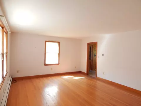 Living - 96 High St, Montague, MA 01376 photo 2 of 3