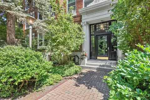 10 Bradford Ter #5, Brookline, MA 02446