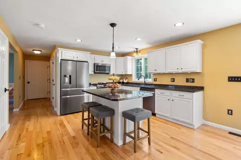 9 Devol Ave, Westport, MA 02790 photo 8