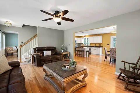9 Devol Ave, Westport, MA 02790 photo 3