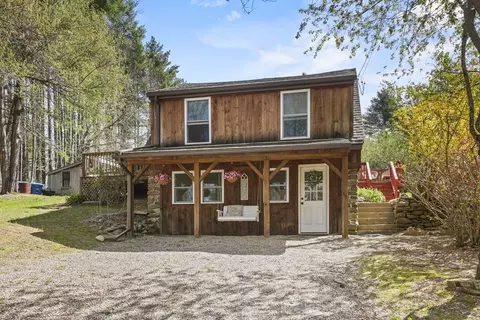 44 Little Alum Rd, Brimfield, MA 01010
