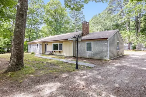 163 Walnut St, Marstons Mills, MA 02648