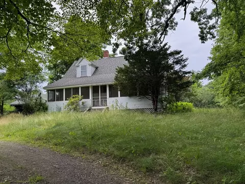 50 Prescott St, Pepperell, MA 01463