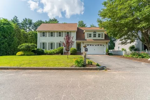 38 Cara Ln, Springfield, MA 01118