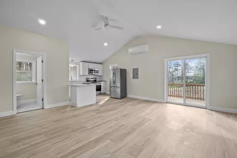 4 Wildwood Rd, Lakeville, MA 02347