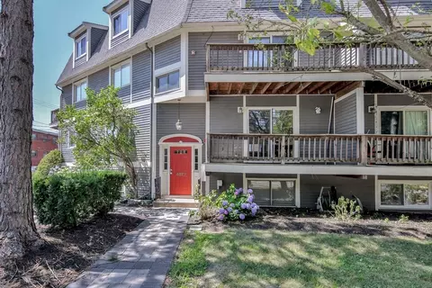 4873 Washington St #2, Boston, MA 02132