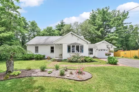25 Lyon St, Ludlow, MA 01056