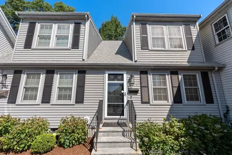 284 Linden St #284, Wellesley, MA 02482