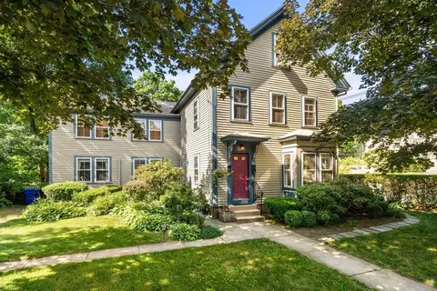 42-44 Walnut St, Maynard, MA 01754