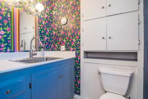 Bath - 116 High St, Amherst, MA 01002 photo 2 of 7