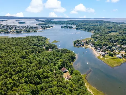 View/Area - 68 Squaws Path, Wareham, MA 02538 photo 2 of 7