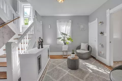 Entry Way - 32 Clifford St, Springfield, MA 01109 photo 1 of 3