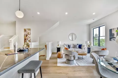 116 Moore St #P305, Boston, MA 02128