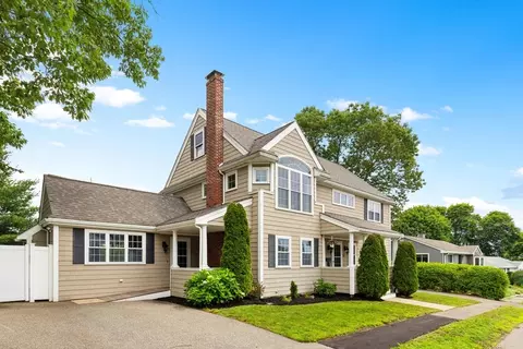 35 Ripley Rd, Medford, MA 02155