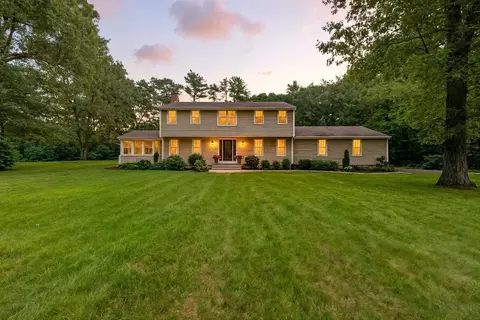 23 Hickory Ridge Rd, Rehoboth, MA 02769