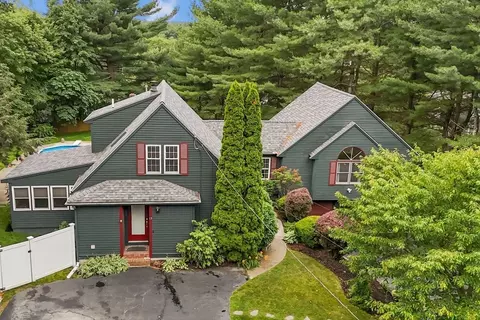 13 Taft Dr, Franklin, MA 02038