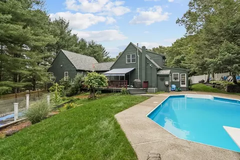 13 Taft Dr, Franklin, MA 02038 photo 2