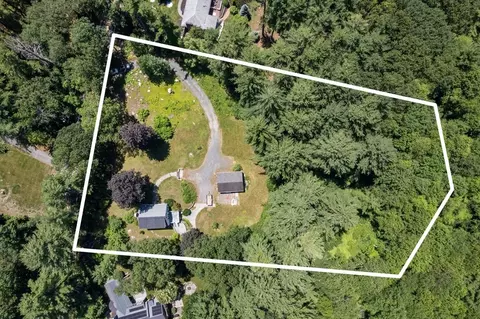 725 Wellesley St, Weston, MA 02493