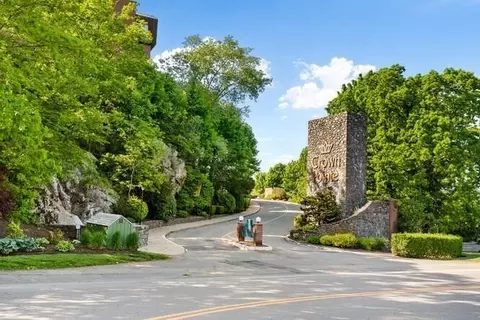 406 Paradise Rd #2P, Swampscott, MA 01907