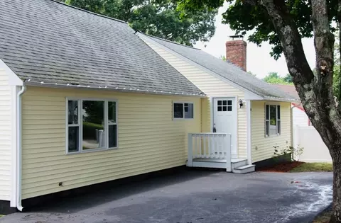 10 Wilder St, Middleboro, MA 02346