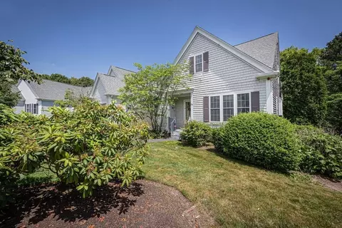 54 Stratford Rdg #54, Mashpee, MA 02649