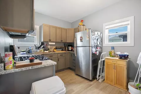 90 Hargraves St, Fall River, MA 02723 photo 16