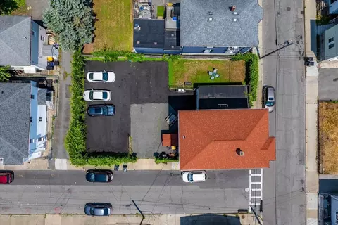 90 Hargraves St, Fall River, MA 02723 photo 4
