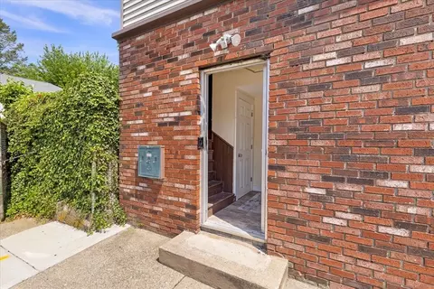 90 Hargraves St, Fall River, MA 02723 photo 7