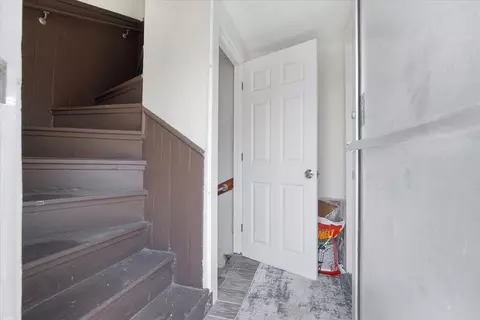 90 Hargraves St, Fall River, MA 02723 photo 8