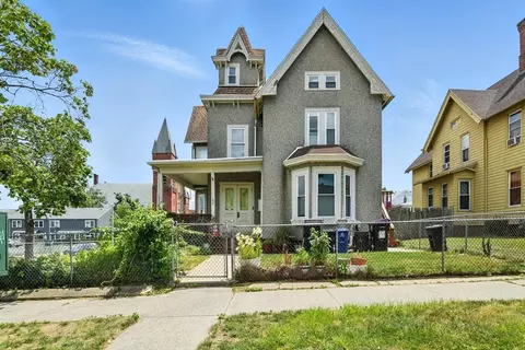 180 Pine St, Holyoke, MA 01040