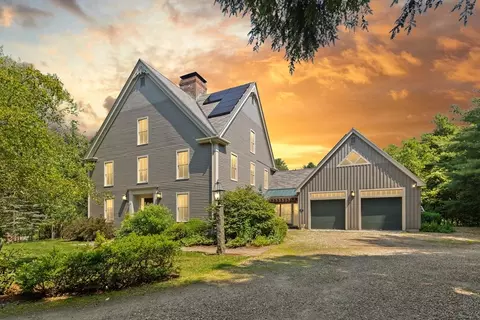 12 Pheasant Ln, Topsfield, MA 01983