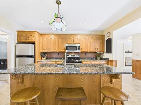 7 Wall St, Uxbridge, MA 01569 photo 18