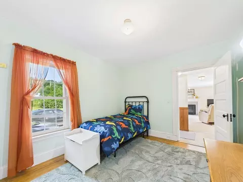 7 Wall St, Uxbridge, MA 01569 photo 11