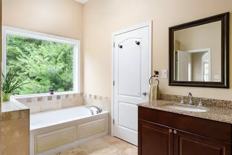 Bath - 334 Southampton Rd, Westhampton, MA 01027 photo 2 of 5