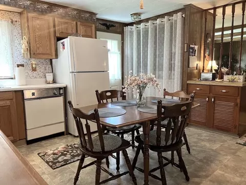 21 Second Ave, Westfield, MA 01085 photo 9