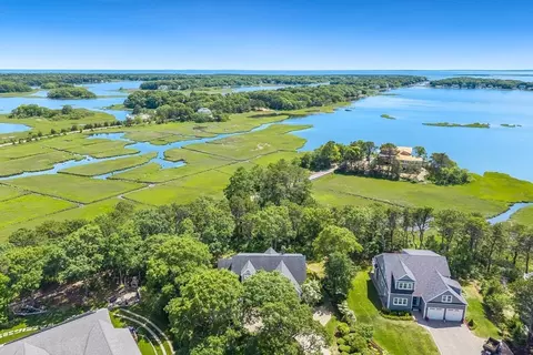 87 Bayshore Dr, Mashpee, MA 02649 photo 31
