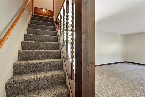 Entry Way - 112 Casey Dr, Chicopee, MA 01020 photo 2 of 5