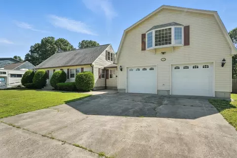 Exterior - 112 Casey Dr, Chicopee, MA 01020 photo 2 of 5